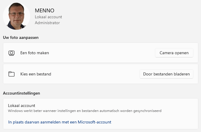 Instellingen: Uw info (In plaats daarvan aanmelden met een Microsoft-account / In plaats daarvan aanmelden met een lokaal account)